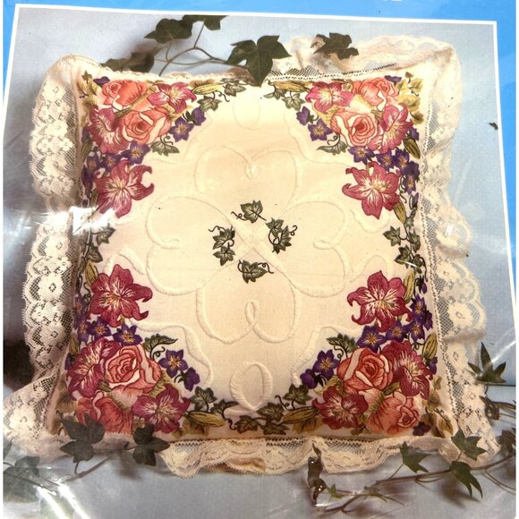 Candamar Designs Candlewicking Embroidery Kit Tiger Lilies & Roses Pillow 14"x14 - Picture 1 of 4